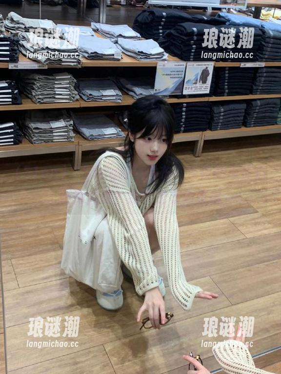 51cg “51cgw”发布:今夜的瓜你们吃得香吗?我可是有内幕哦