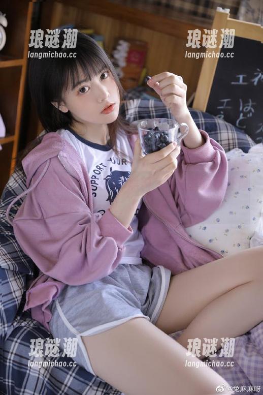 51黑料 当我在51黑料,ios里的八卦像是摔了一跤,咳,太逗了!