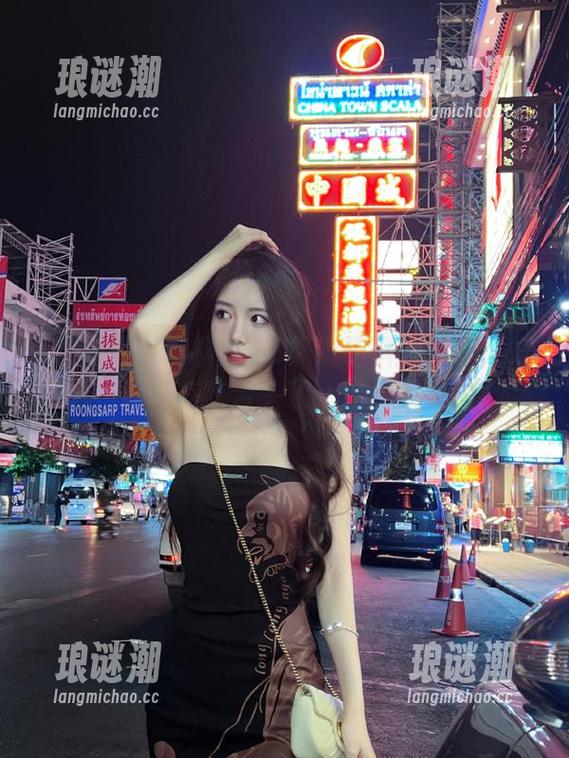 718黑瓜吃料苹果版：好吧，我又在吃舌头了，这次是我的！