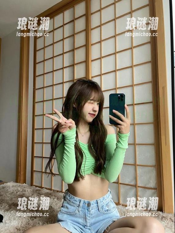 tttzzz.com 不得不说,观看www.tttzzz.com的感觉就像在翻看朋友的日记,隐秘又刺激