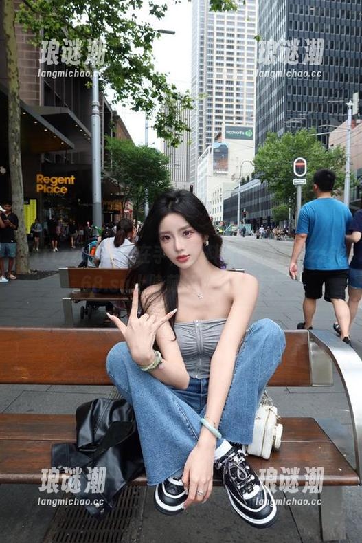 导航在手，黑料随行，tttzzz668.su上隐藏的真唇面具？