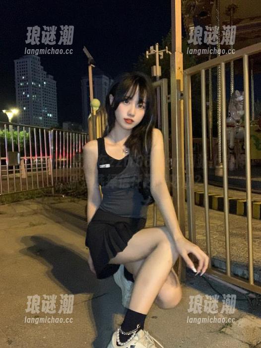 zztt 当黑料在zztt88.ccm网站上流传,你会选择信任还是吃瓜?