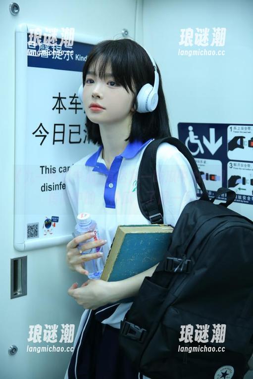 直达九一吃瓜中心官网，传闻中的“神瓜”了解一下！