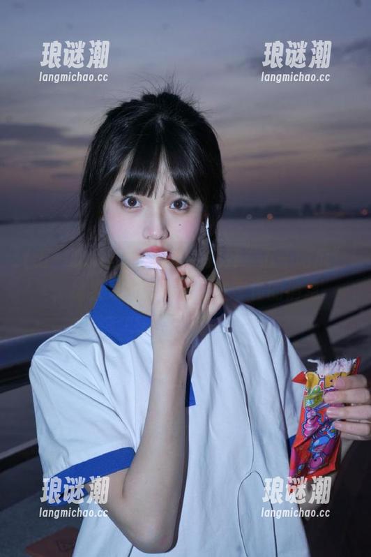 五一吃瓜 为了好奇,打开“五一吃瓜”,结果发布的都是这些奇怪的消息