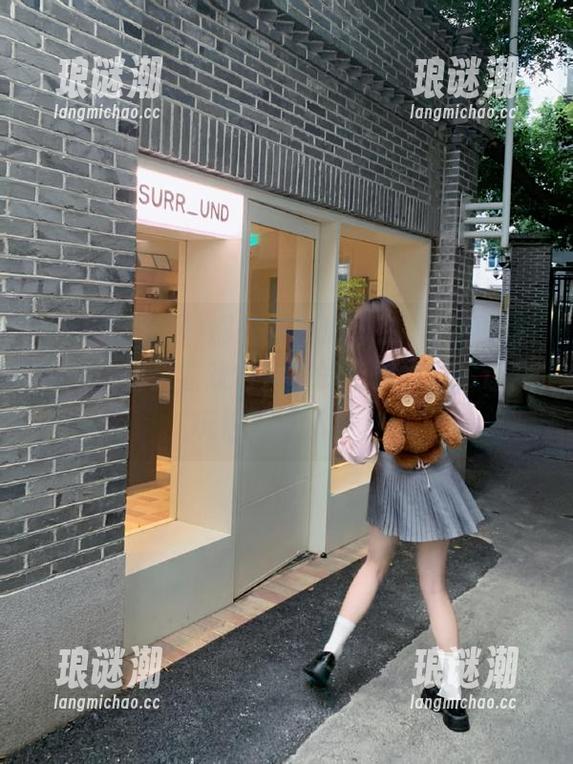 吃瓜爆料网 别问我为啥蹲在“吃瓜爆料网”,就是喜欢它发布的免费讯息,让我玩得不亦乐乎。