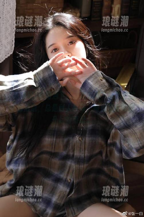 吃瓜网 暖阳洒下,“吃瓜网”分享中的小道消息,总是耐人寻味,特别是在朝阳升起的清晨。