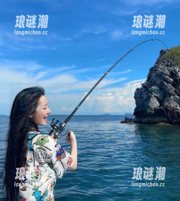 吃瓜网在线狂撒今日热门，难道这个瓜变得美味极了，只待我出现？