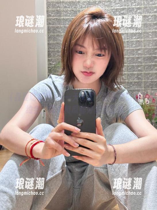 这一天又跟“我要吃瓜网”约会，黑料和瓜都好像很配哦～