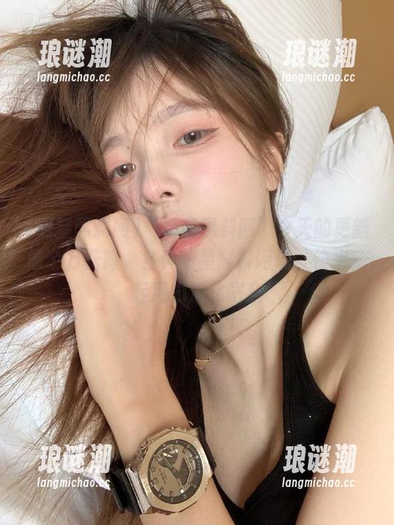 “明星黑料网”今天的更新像个万花筒，各种明星黑料闪现，快来一起用力消化吧！