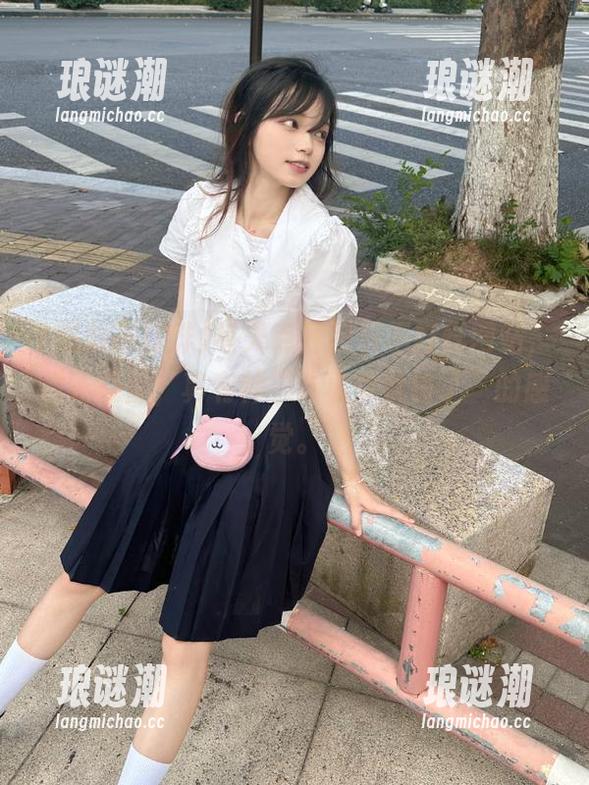 每天点开黑料不打烊网站，看正能量，真有种“认真你就输了”的感觉。