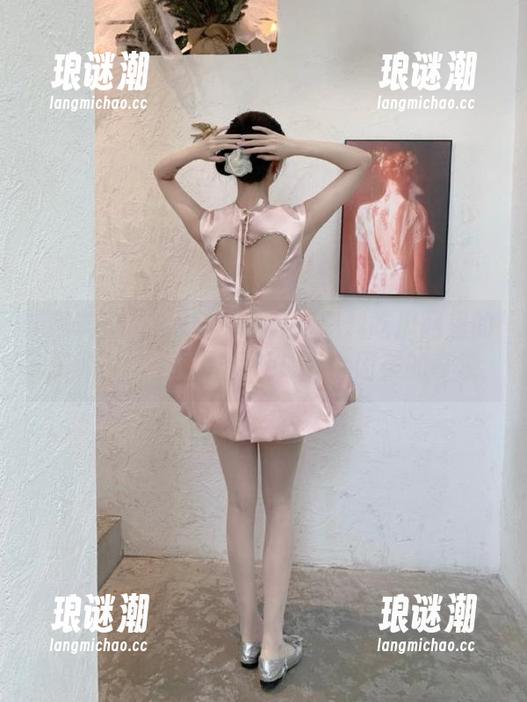 黑料吃瓜网 脑洞大开:黑料吃瓜网里的资源,让曝门黑料社成了小而美的奇观