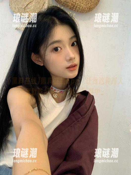 黑料在线 黑料在线app,让我这种路人默默吃瓜也能“参与”其中。