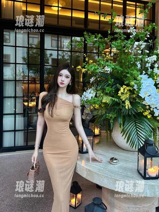 来下载“黑料社在线”，线上线下瓜不断，让你每一分钟都不孤单