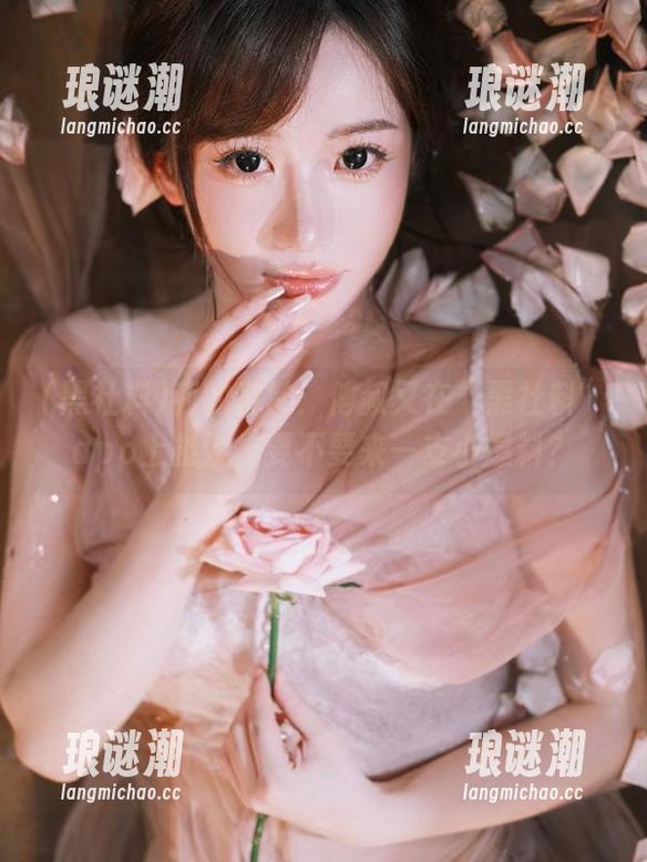 黑社料 我的日常:傅叔又在“黑社料”app上扯淡,要不要来一支小爆料?